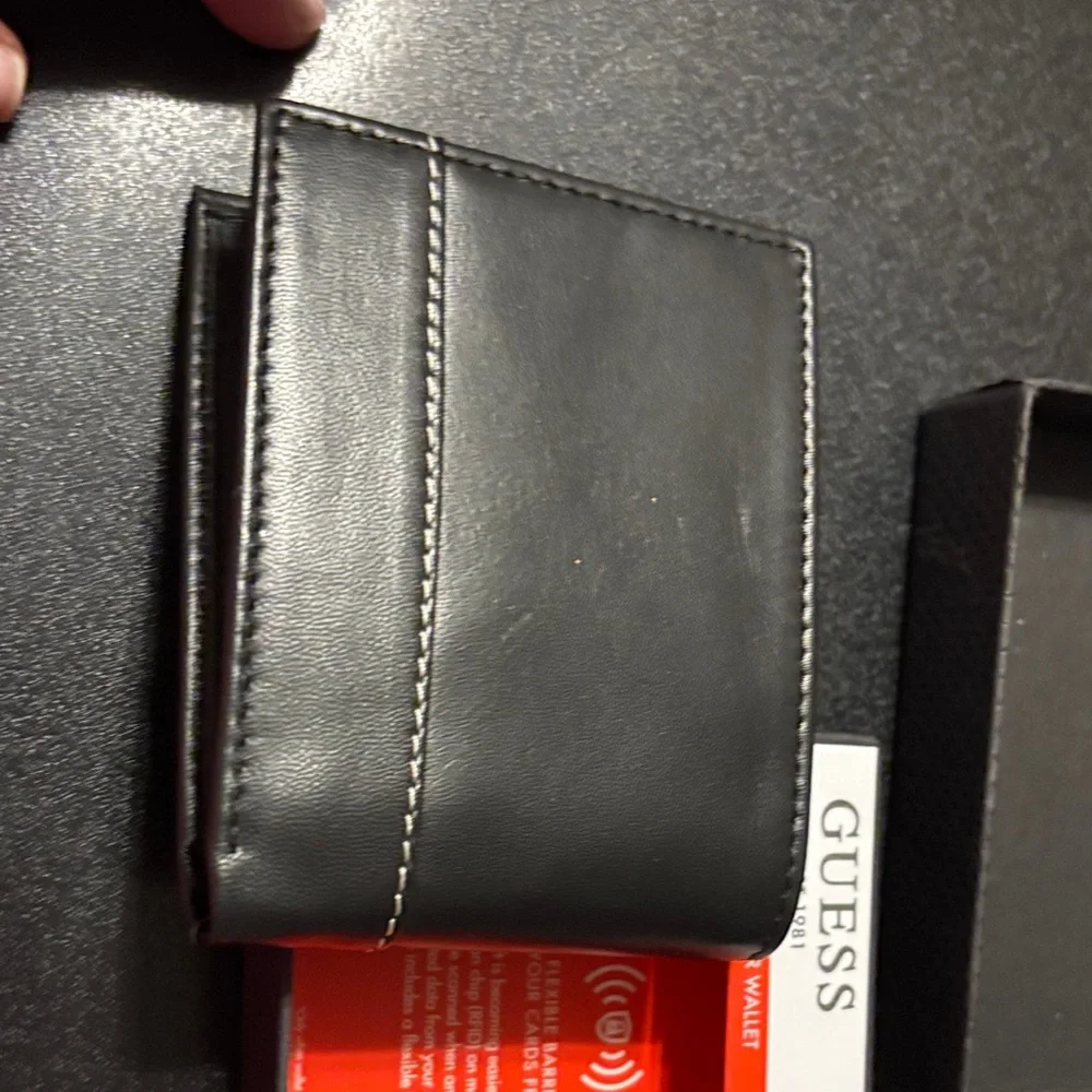 Guess‎ Black Leather RFID Wallet